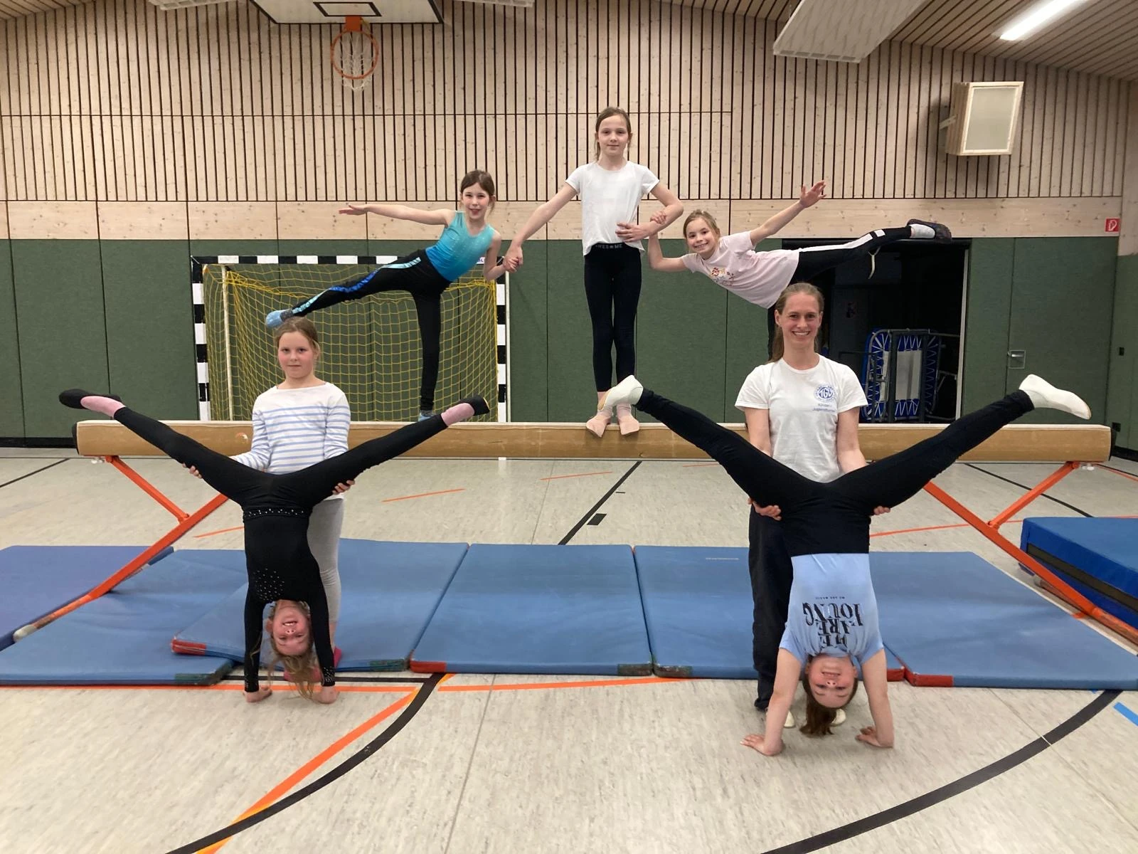 Gerätturnern für Mädchen ab 8 Jahren Montags